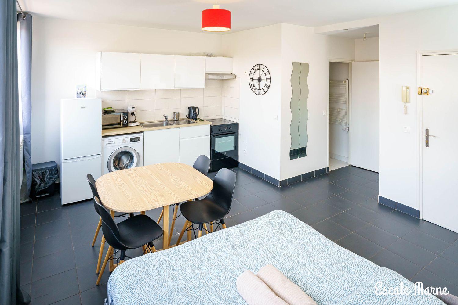 Escale-Marne Fr - 202 - Free Parking - Free Luggage Storage - All Equipped - Linen Included - Washing Machine - 10Mn Walk Metro 8 - Rer A - Panoramic View - From 1 To 14 Guests 매종알포르트 객실 사진